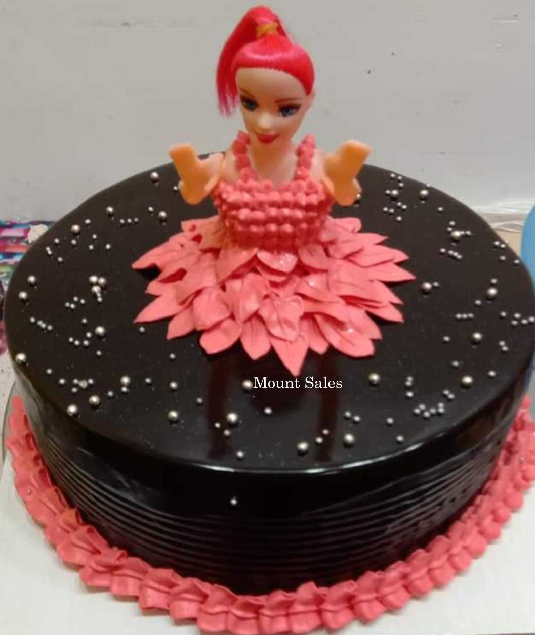 Premium RED N White Velvet Cake